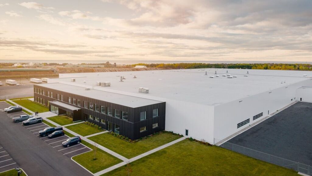 Lire l'article Stantec complète l’ingénierie de la première usine de céramique carboneutre au monde de Duravit, établie au Québec